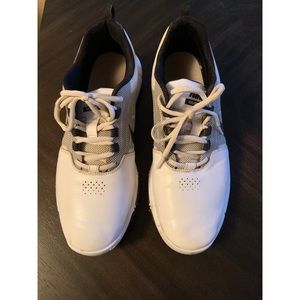 Men’s NIKE golf shoes